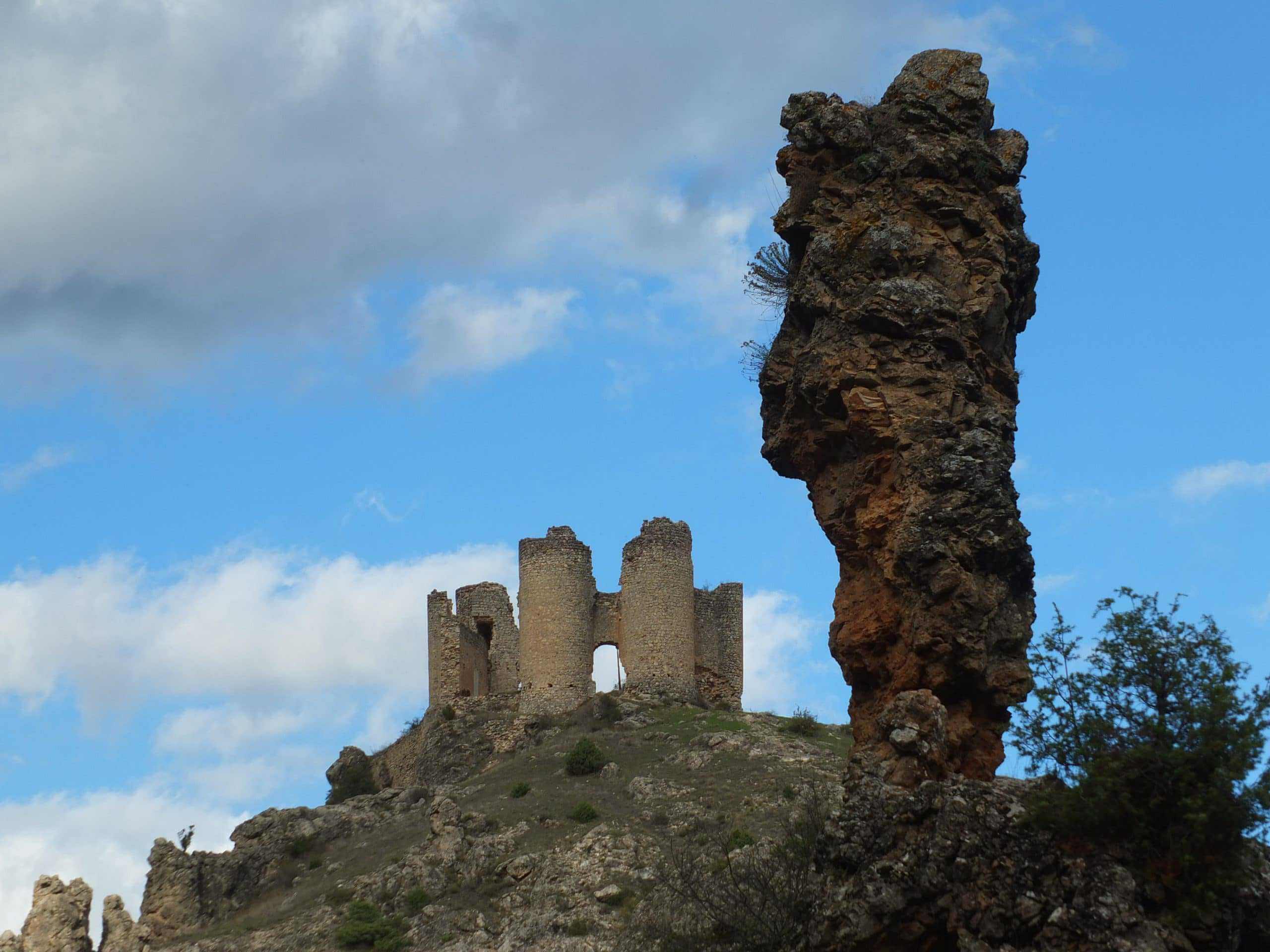 Castillo Pelegrina - Alojamiento en Siguenza familias y grupos