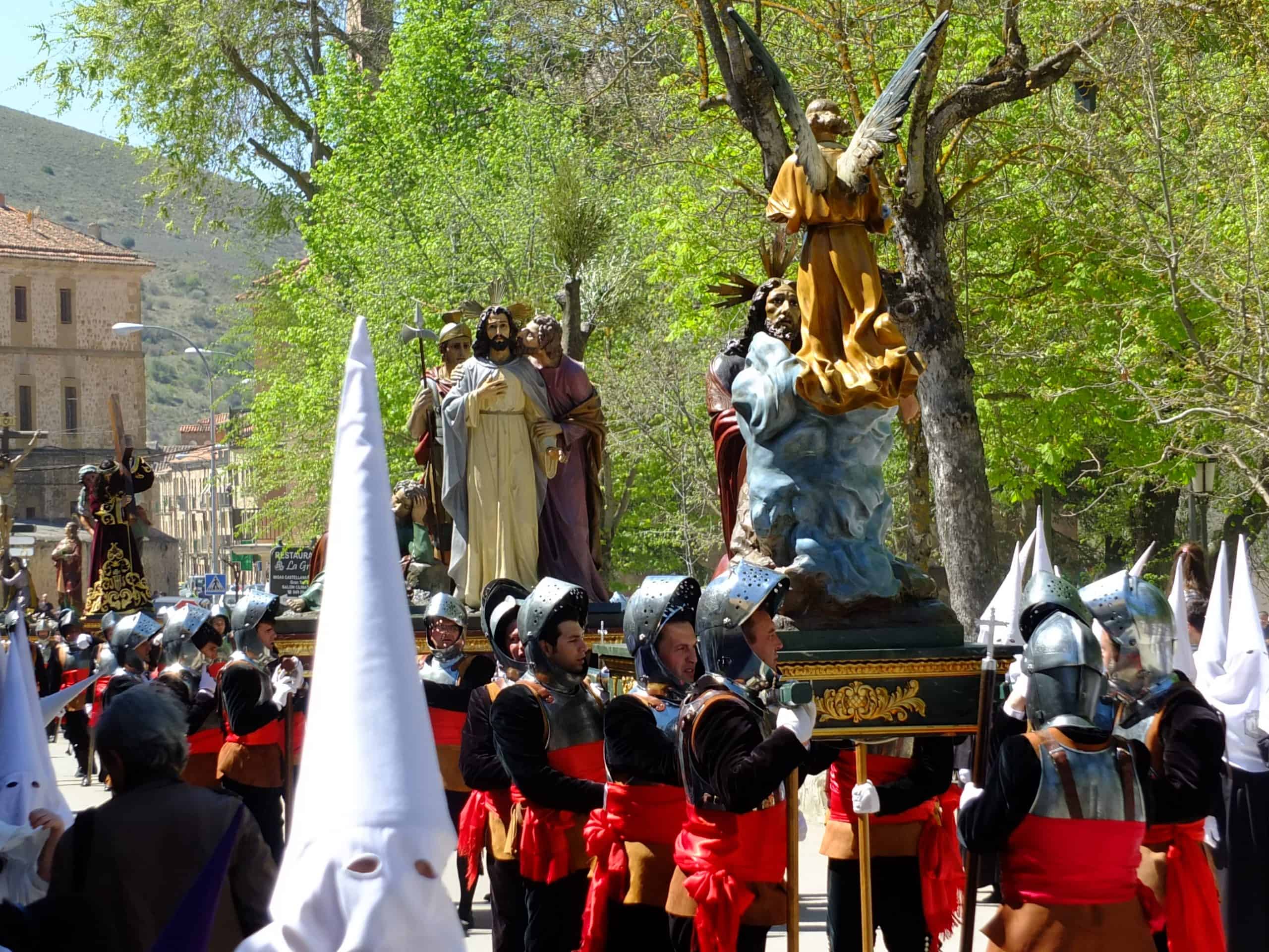 semana_santa_siguenza - El Albergue Alojamiento en Siguenza familias y grupos